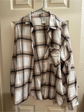 Plaid Button-Up Shirt - Beige & Black w/Pockets
